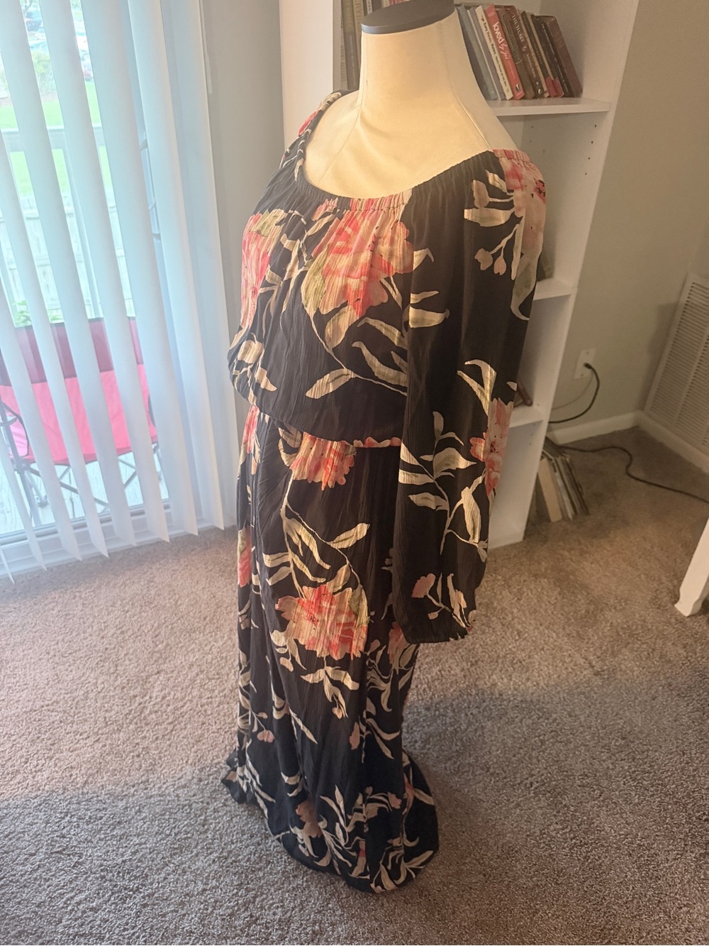 Billabong Black Floral Off-the-Shoulder Maxi Dress Size L Boho Beach - Picture 3 of 7